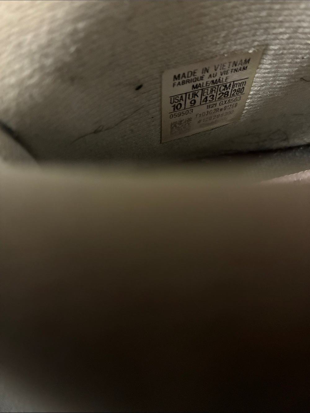 White Reebok question - Picture 5 of 8